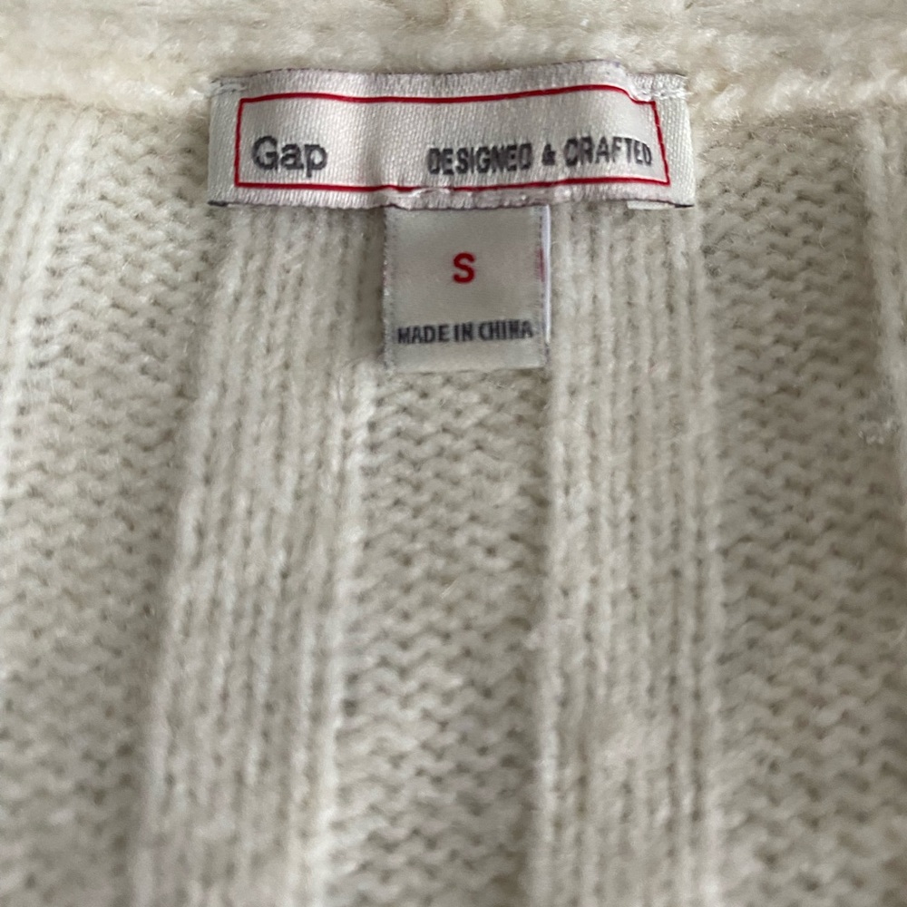 Gap v-neck sweater cream color size small - Picture 2 of 5